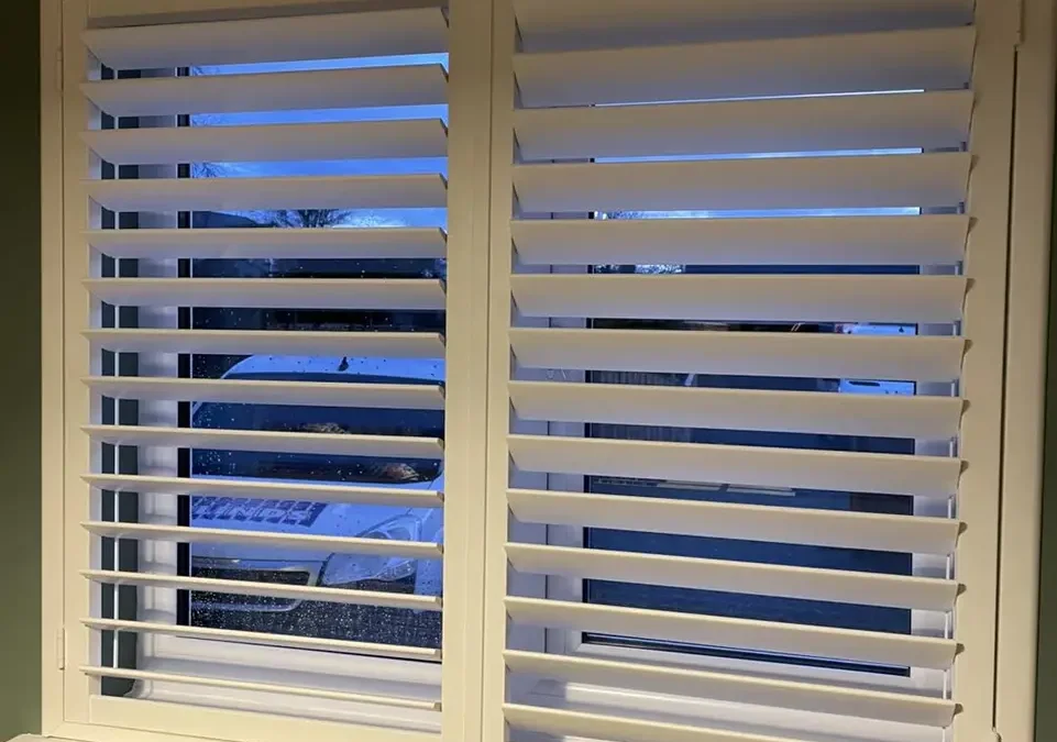 Master the Art of Cleaning Vertical Blinds: Expert Advice